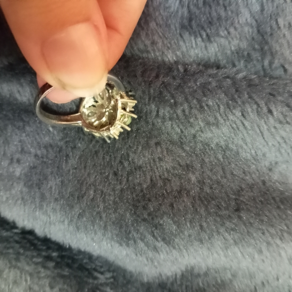2/$10 Flower Ring - Picture 4 of 4